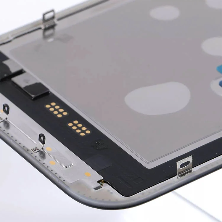 16 più schermi LCD